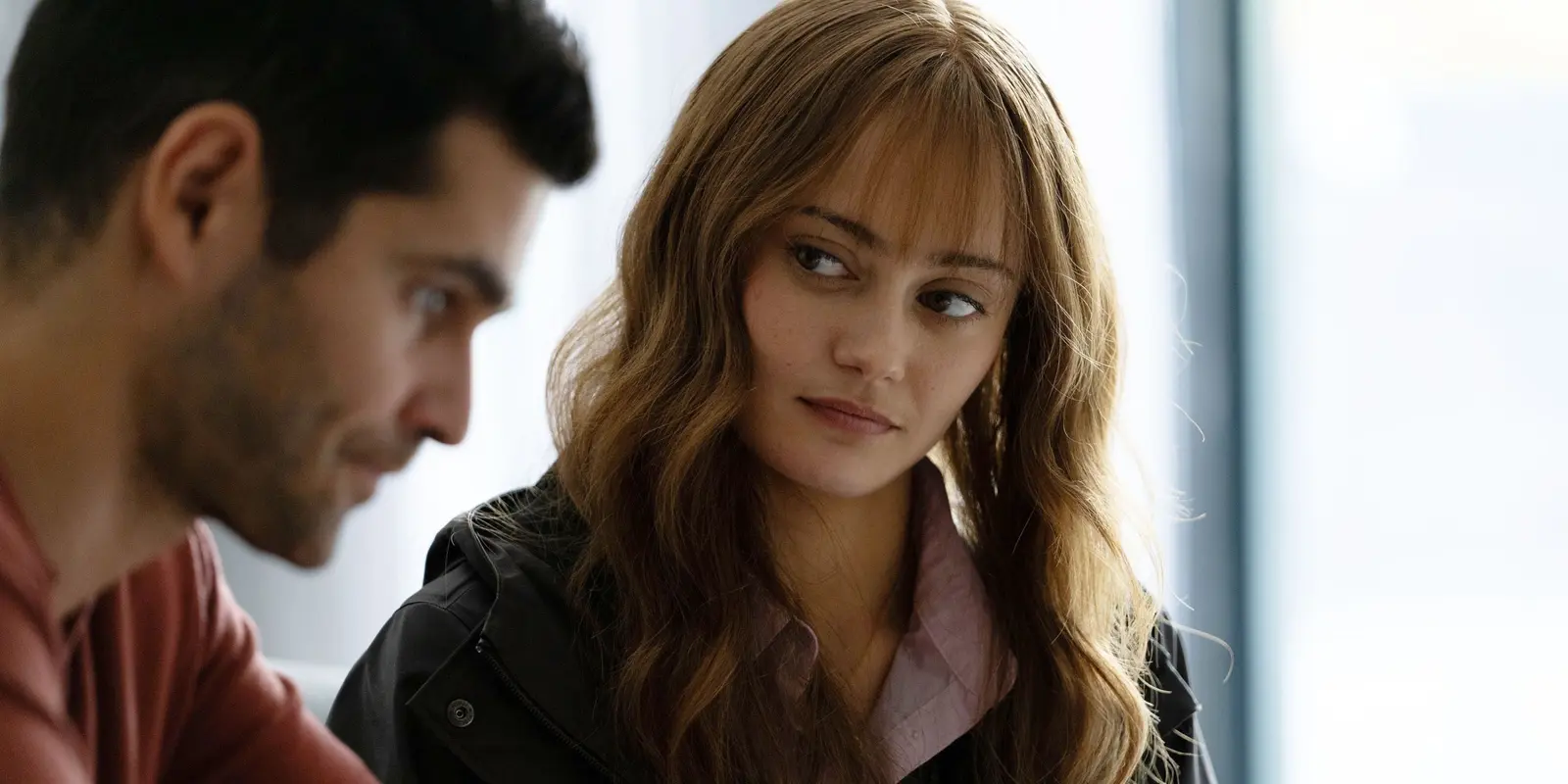 Ella Purnell cucerește topurile cu „Uneasy-to-Binge Killer” înainte de noile episoade