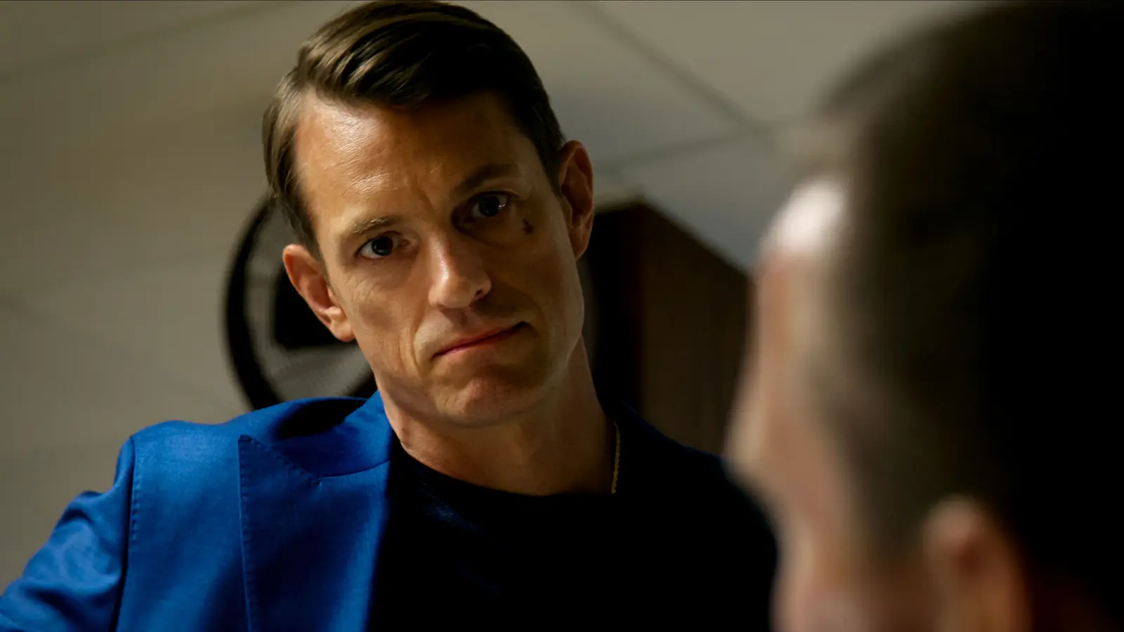 Joel Kinnaman în rolul lui Dexter și Patrick Bateman în thrillerul norvegian de la Netflix