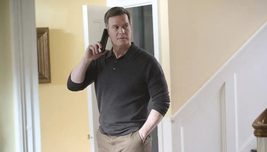Peter Krause revine în prim-plan cu noul serial de acțiune NBC, Line of Fire