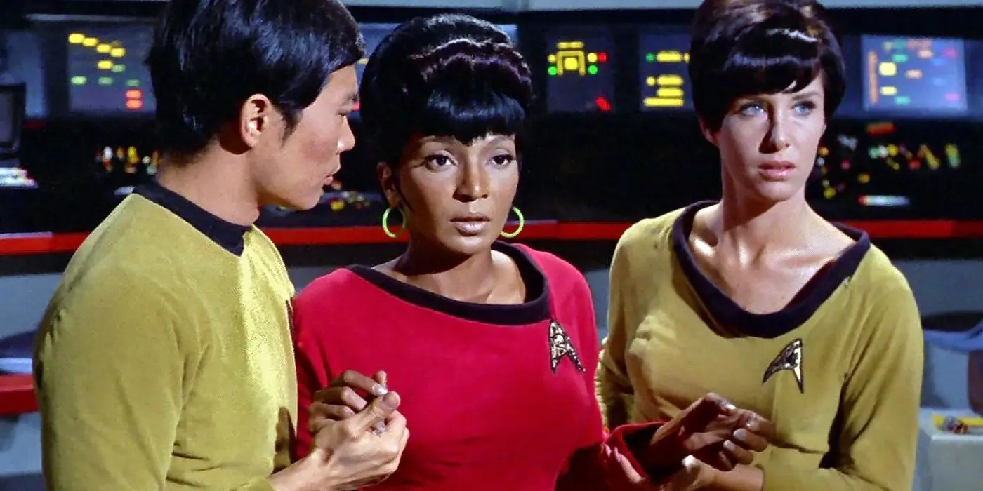 Star Trek se întoarce la uniformele clasice din anii '60 pentru finalul sezonului