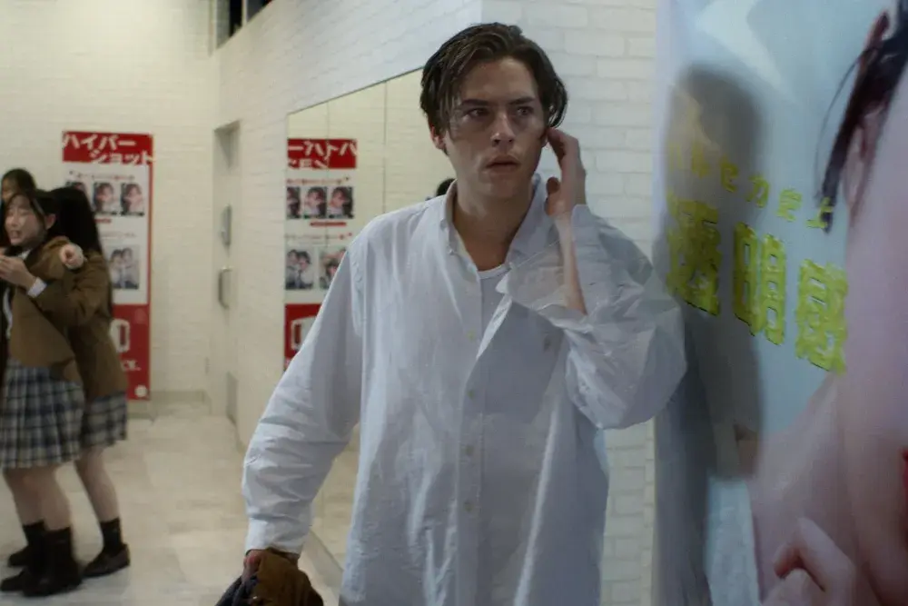 Cole Sprouse închide Festivalul Filmului din Singapore cu ‘Vintage Violence